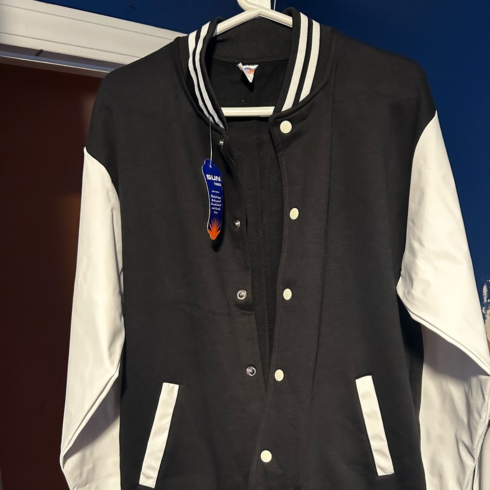 Sun Tee Black and White Jacket